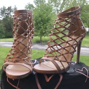 WILD DIVA CAGED HEEL